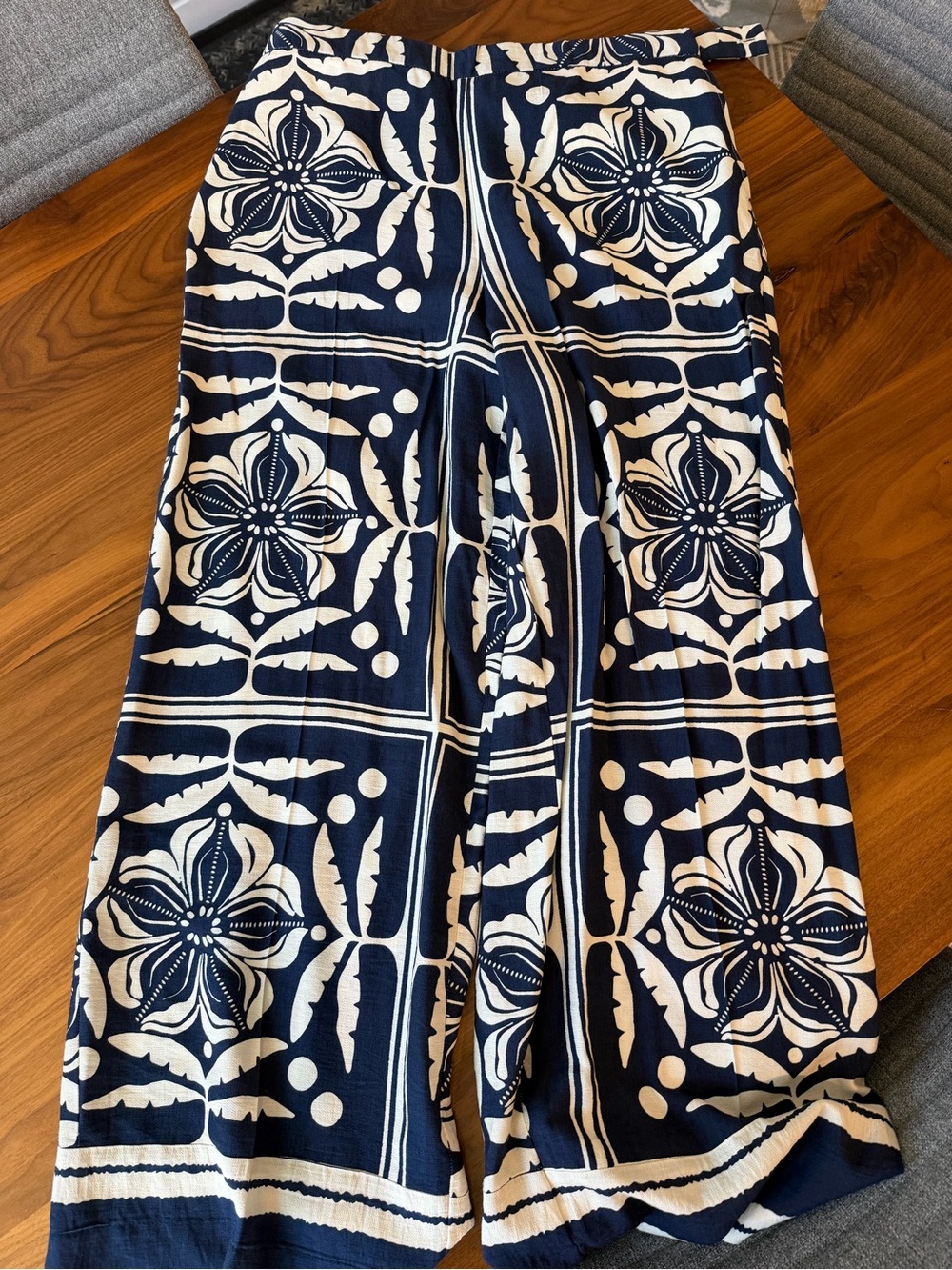 H&M Navy and White Floral Wide-Leg Pants 8